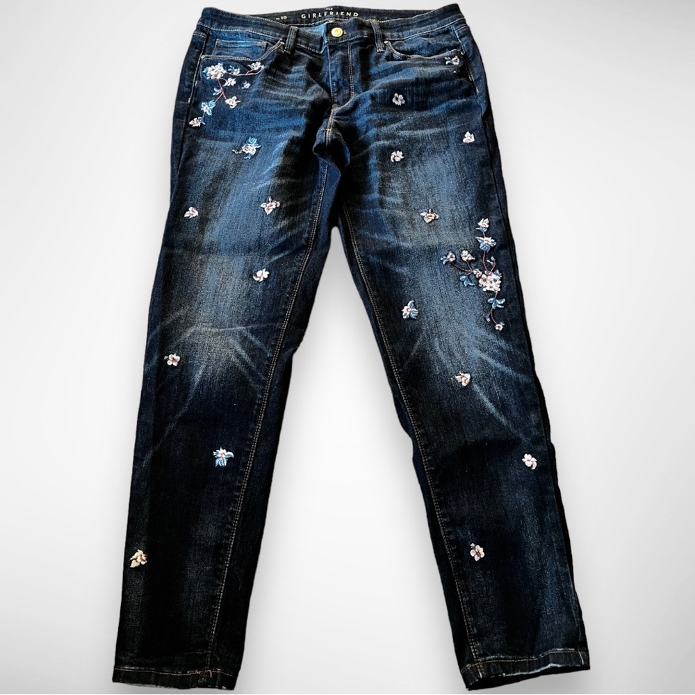 White House Black Market WHBM Dark Blue Floral Embroidered Jeans - Picture 2 of 11